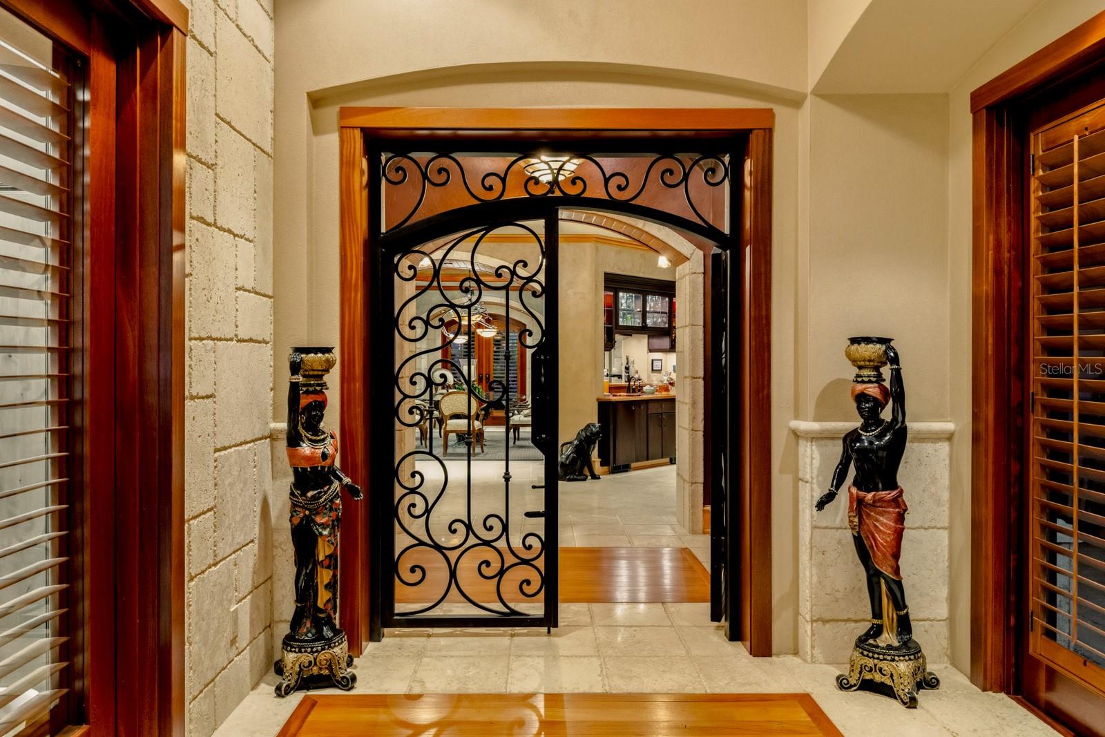 Image 13 of 57 For 1000 Railroad Avenue