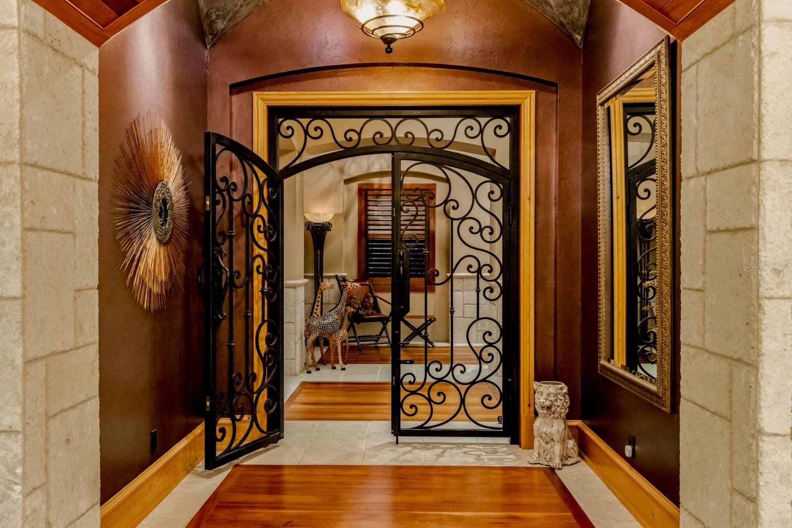 Image 15 of 57 For 1000 Railroad Avenue