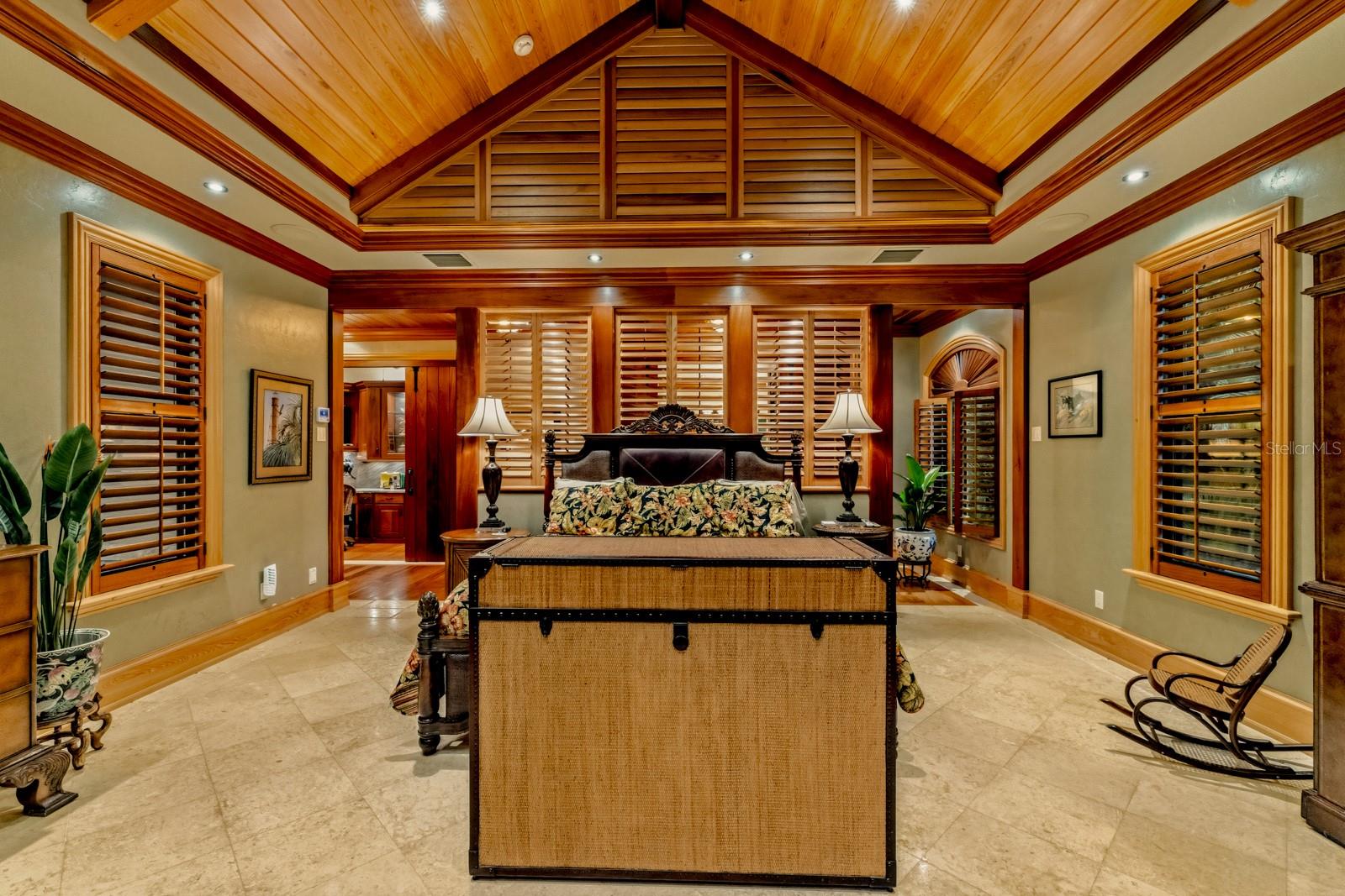 Image 36 of 57 For 1000 Railroad Avenue