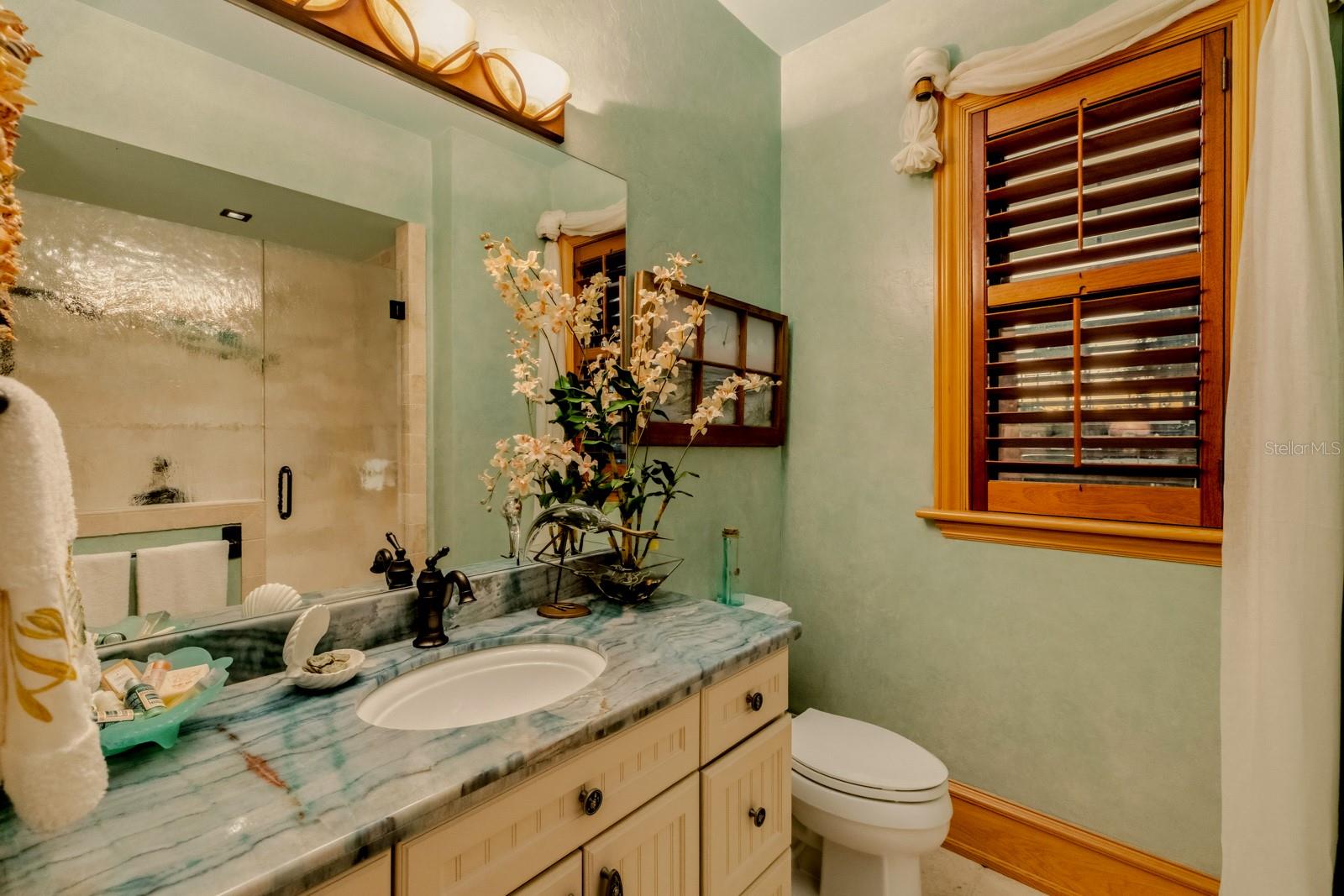 Image 40 of 57 For 1000 Railroad Avenue