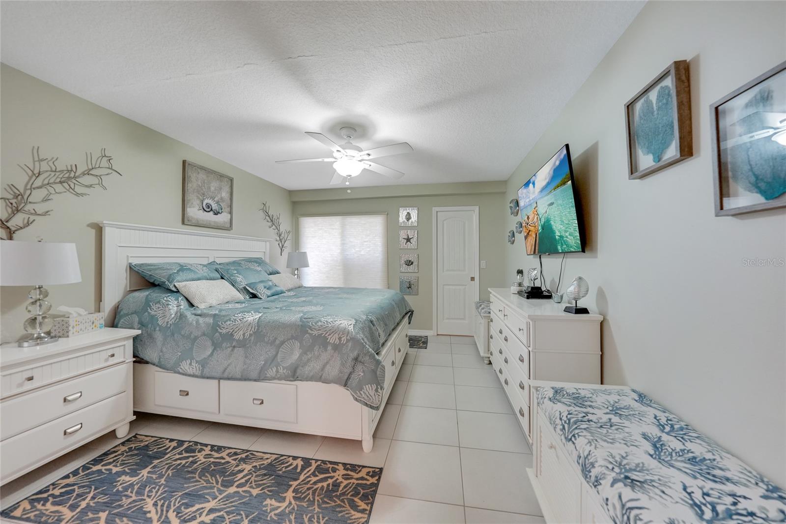 Image 19 of 53 For 1701 Beach Road 202