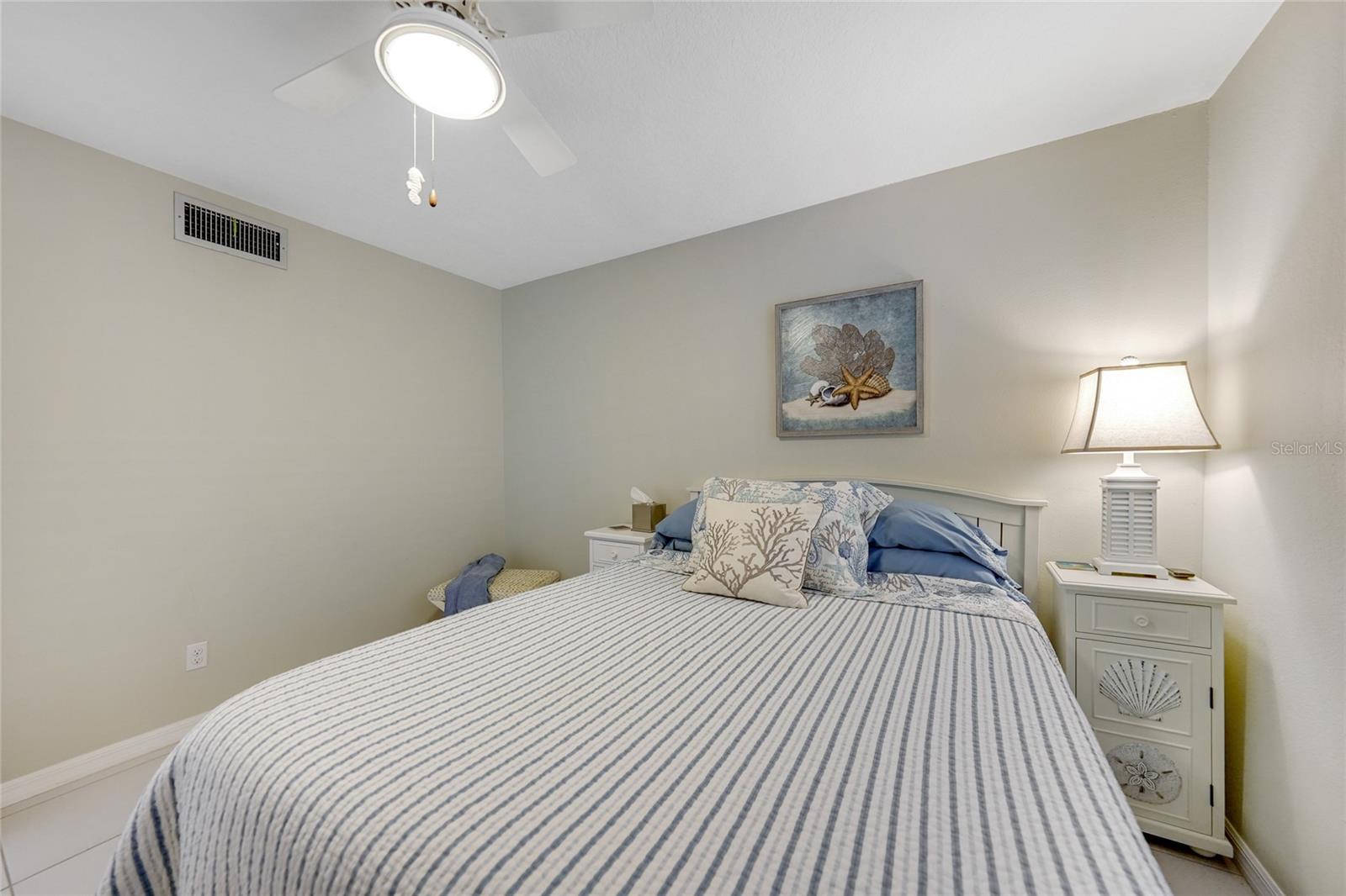 Image 24 of 53 For 1701 Beach Road 202