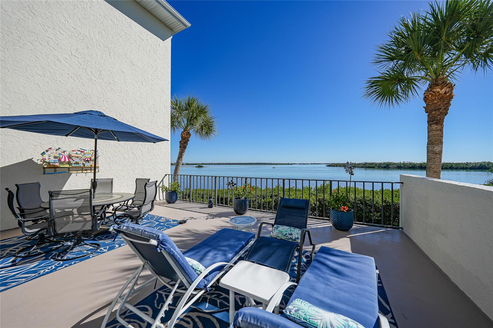 Image 31 of 53 For 1701 Beach Road 202