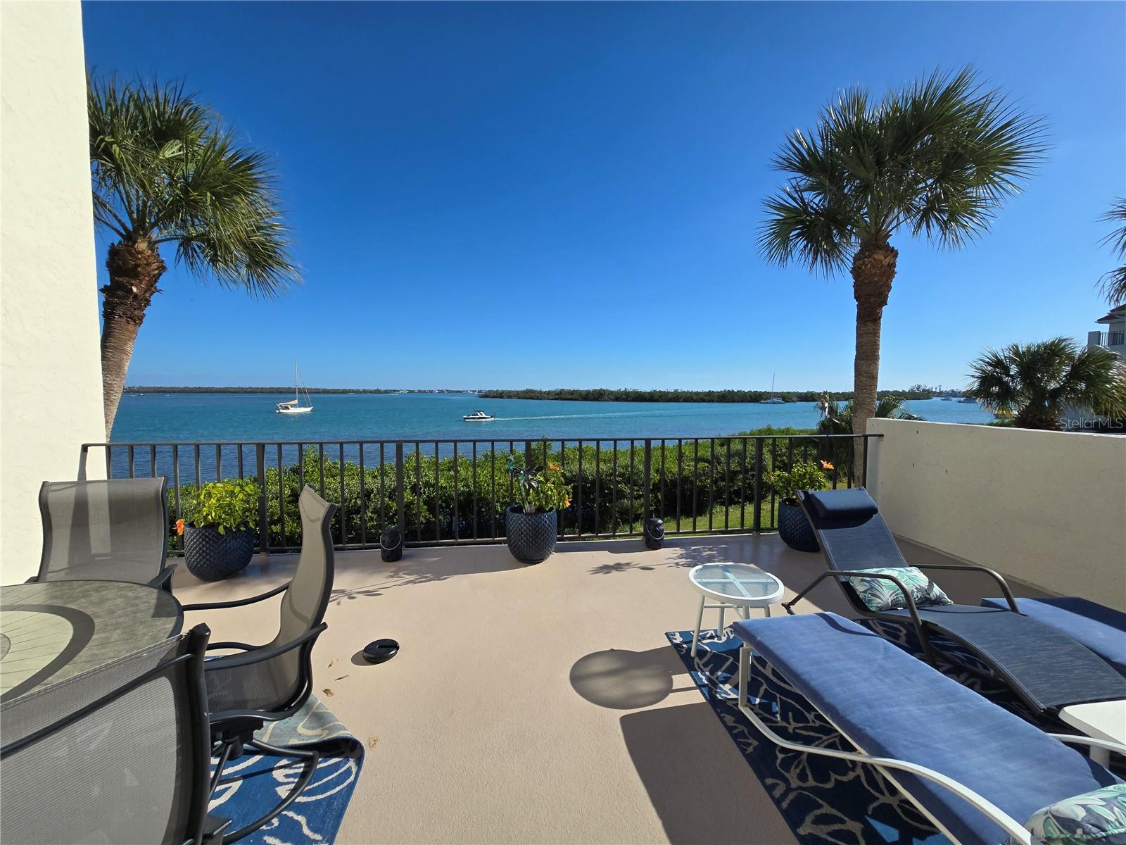 Image 36 of 53 For 1701 Beach Road 202