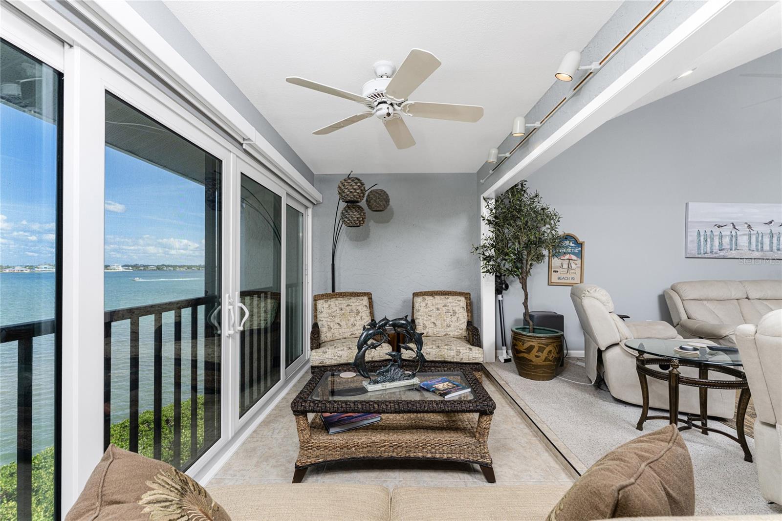 Image 11 of 63 For 1401 Beach Road 303