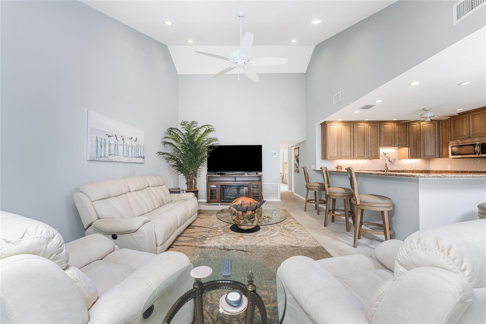 Image 12 of 63 For 1401 Beach Road 303