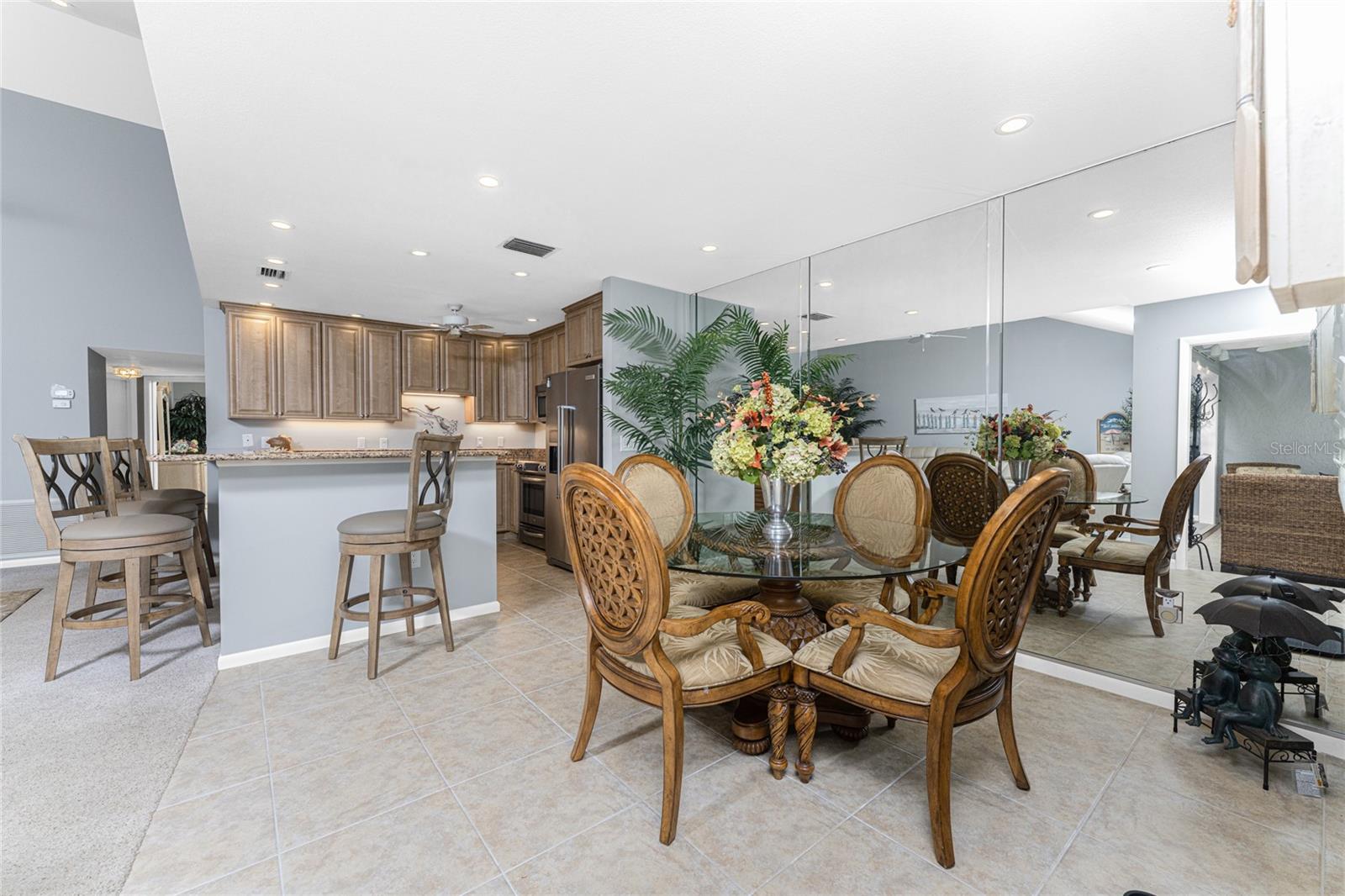 Image 14 of 63 For 1401 Beach Road 303