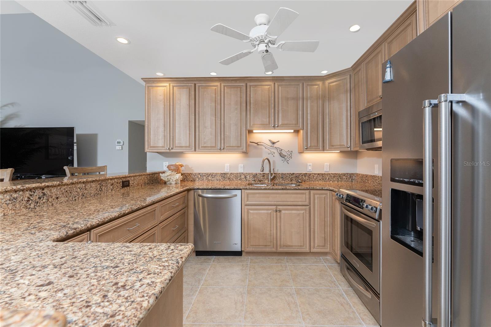 Image 16 of 63 For 1401 Beach Road 303