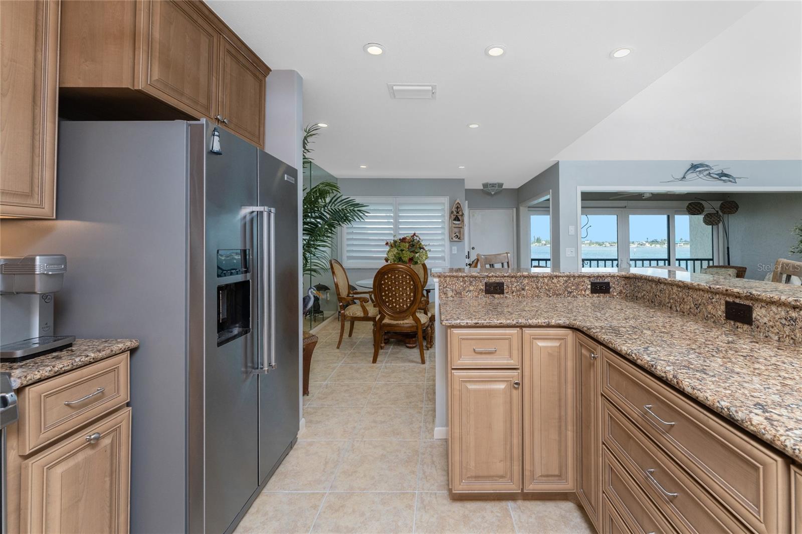 Image 20 of 63 For 1401 Beach Road 303