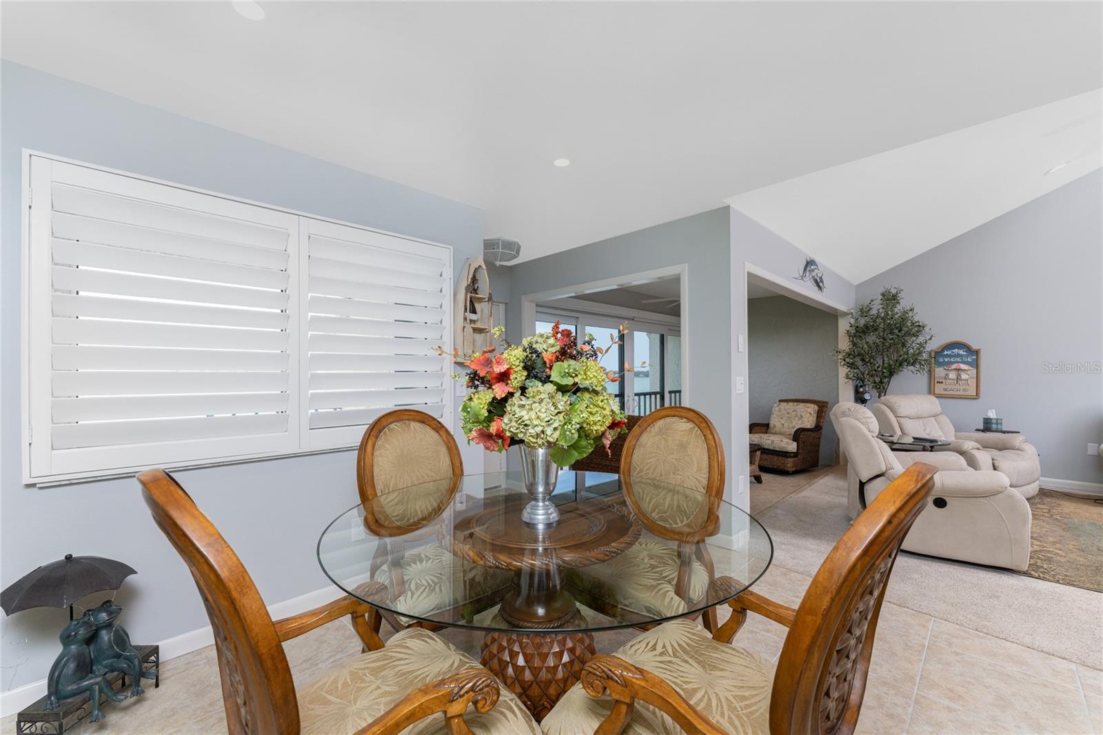 Image 22 of 63 For 1401 Beach Road 303