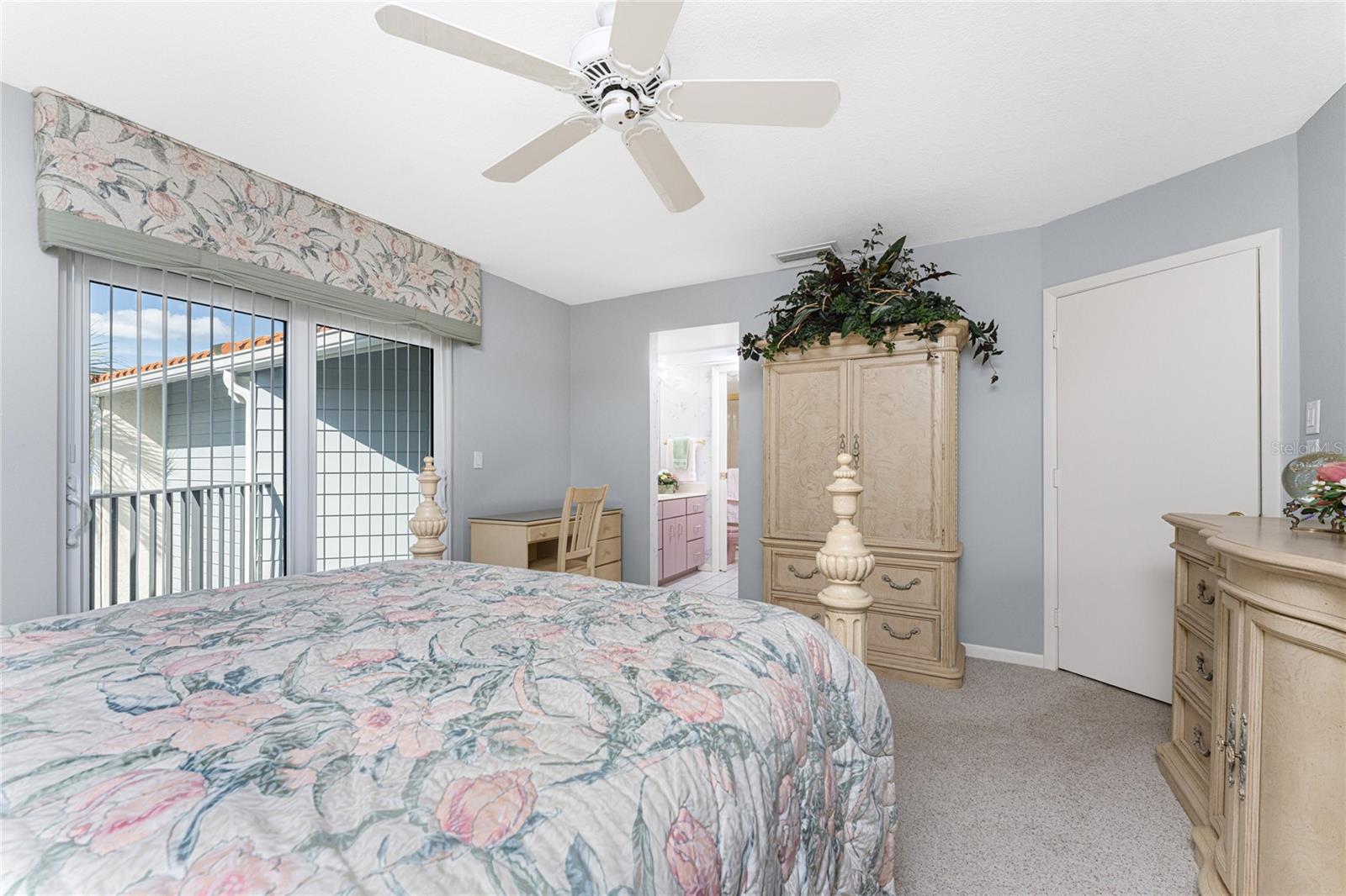 Image 25 of 63 For 1401 Beach Road 303