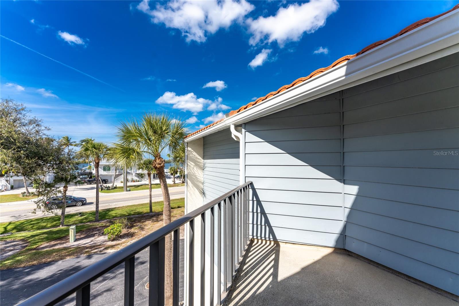 Image 26 of 63 For 1401 Beach Road 303