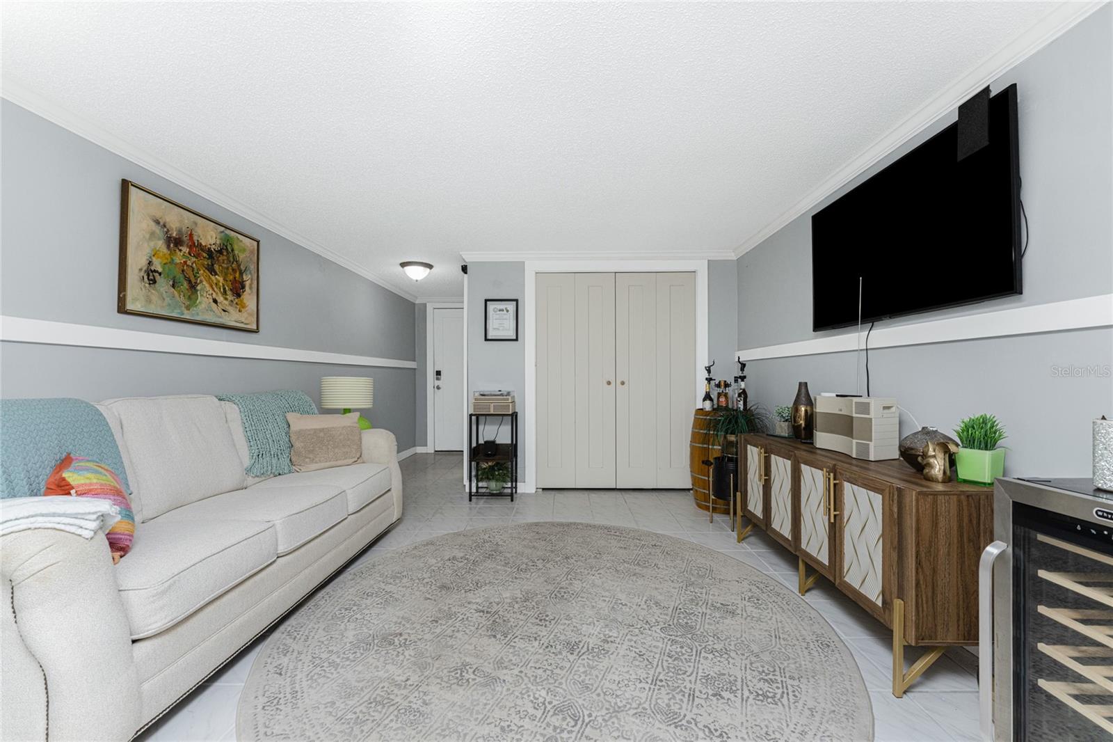 Image 37 of 63 For 1401 Beach Road 303