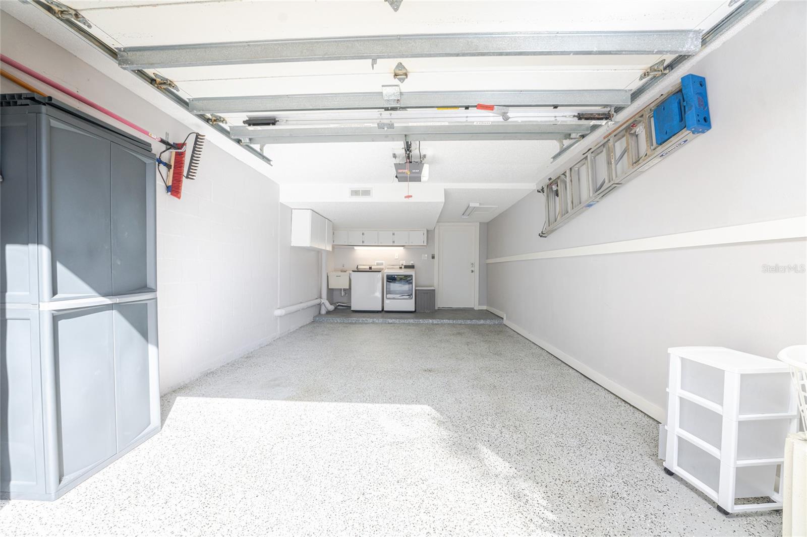 Image 42 of 63 For 1401 Beach Road 303