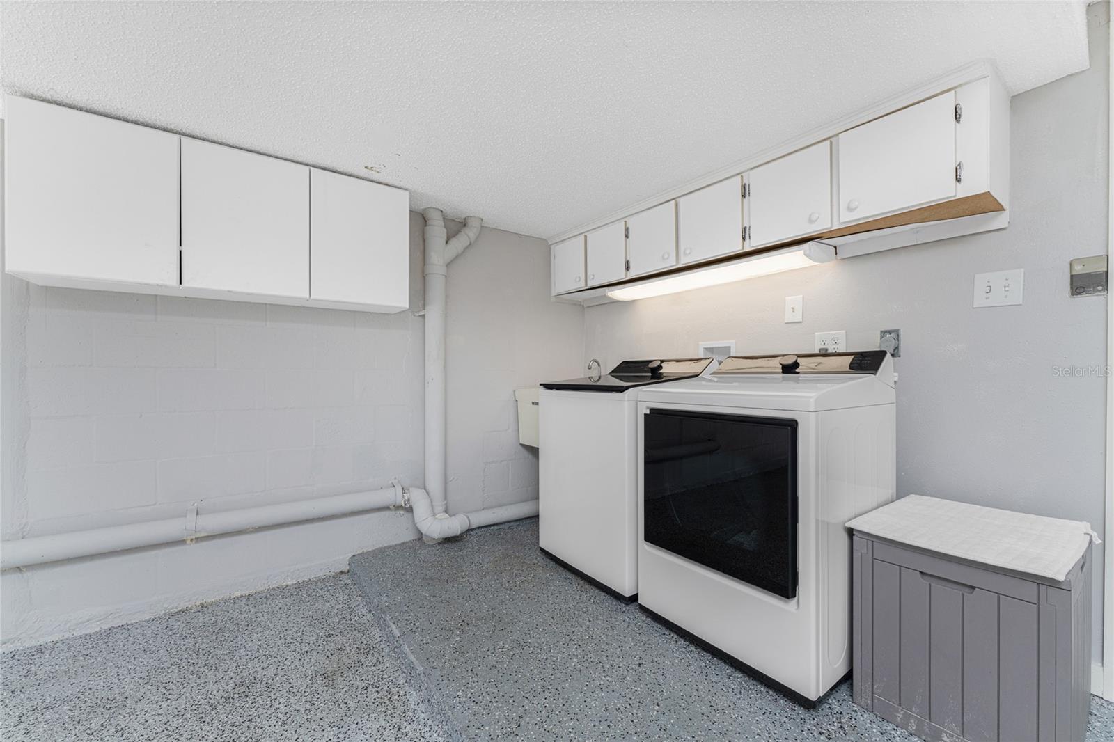 Image 44 of 63 For 1401 Beach Road 303