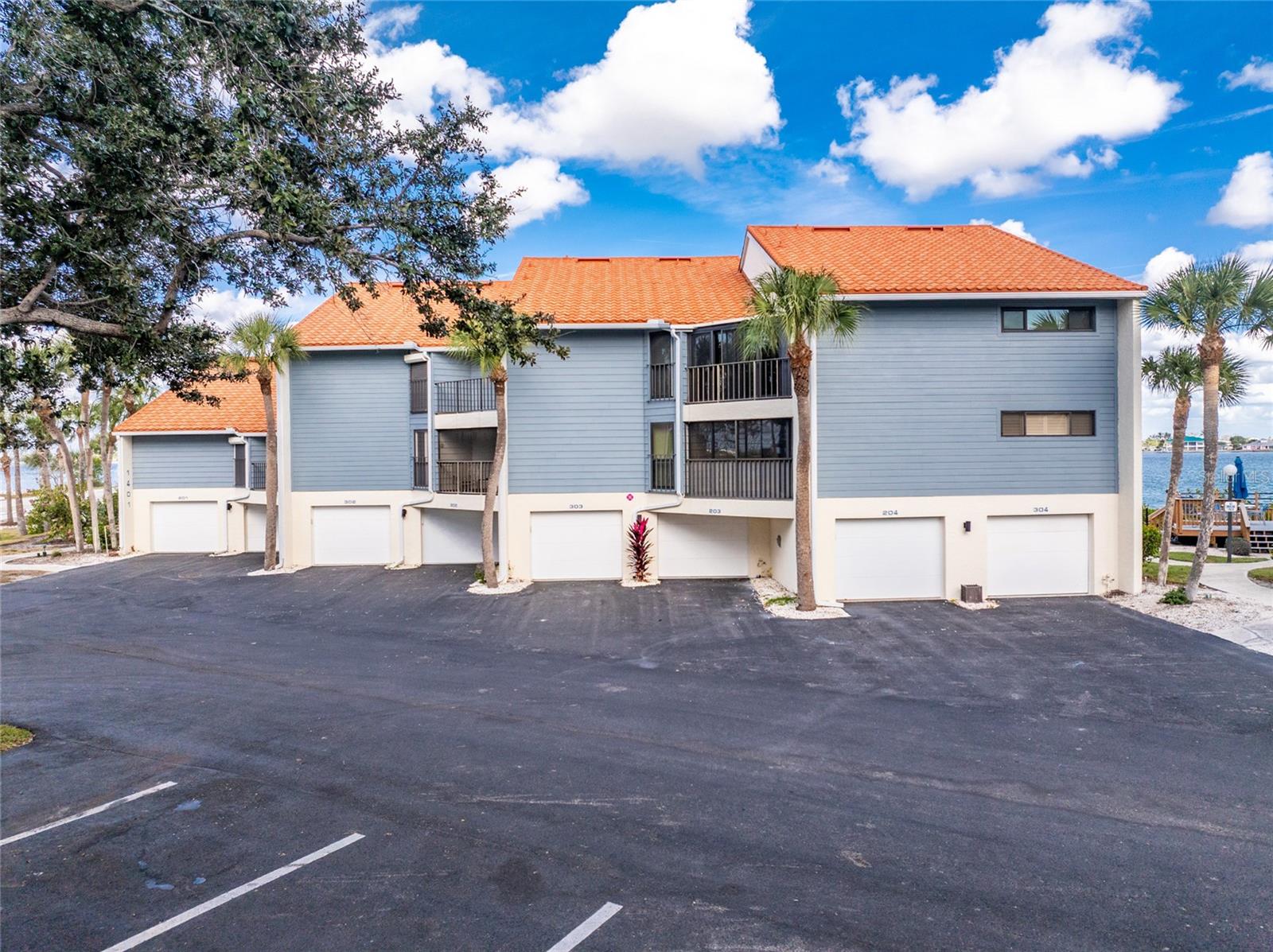 Image 48 of 63 For 1401 Beach Road 303