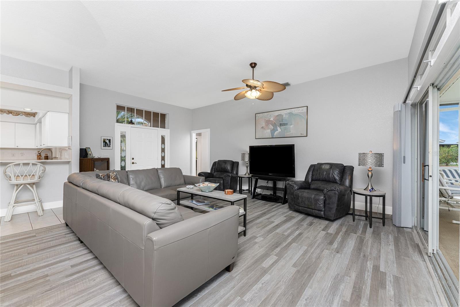 Image 14 of 69 For 8358 Pondview Lane