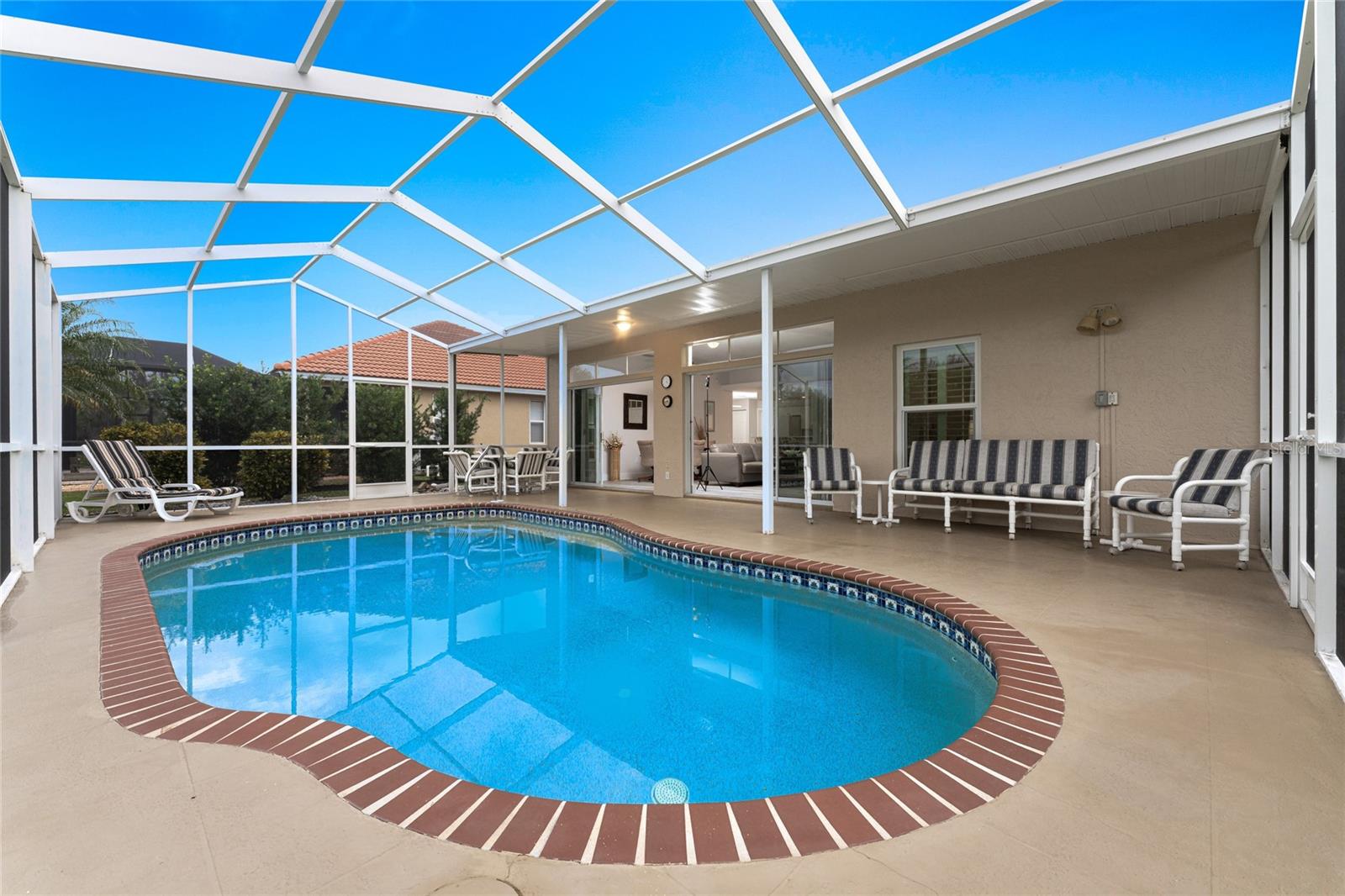 Image 43 of 69 For 8358 Pondview Lane