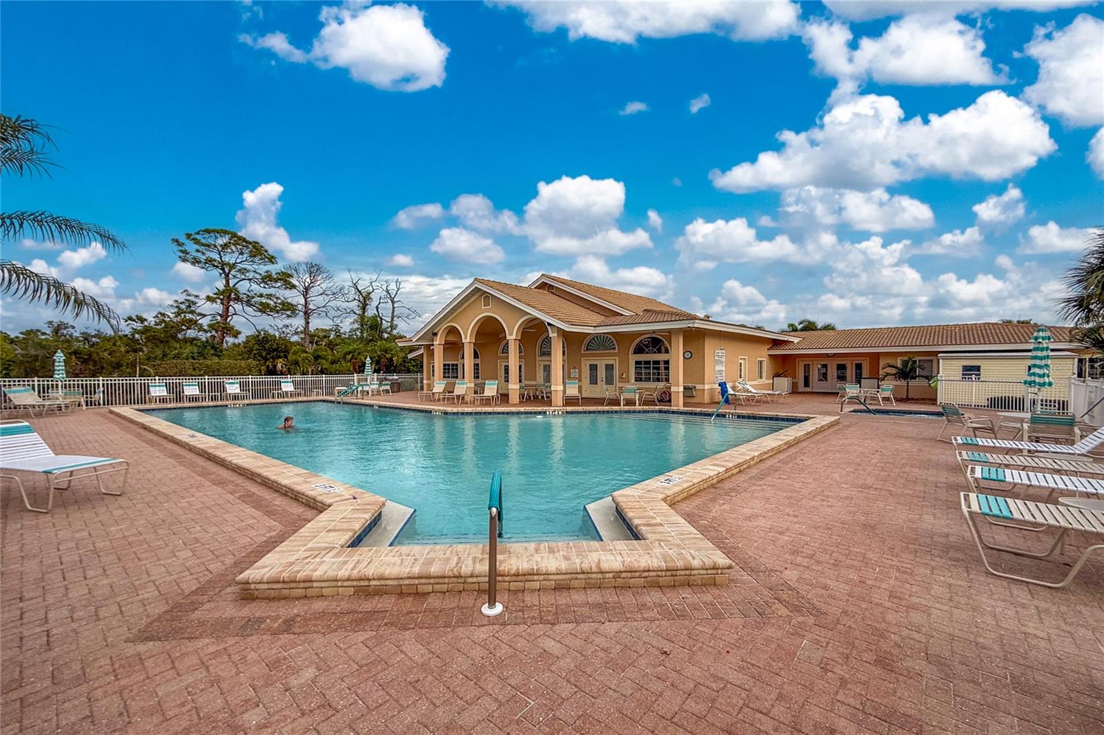 Image 60 of 69 For 8358 Pondview Lane