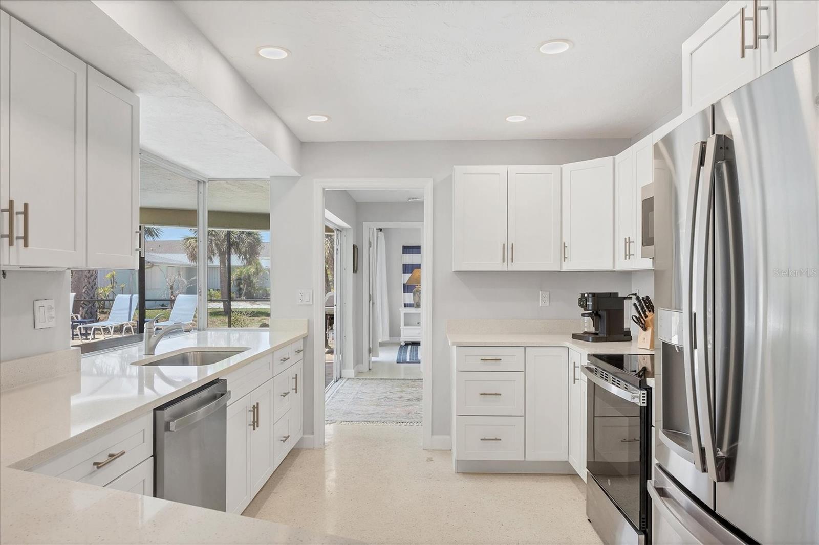 Image 17 of 51 For 500 Green Dolphin Drive S