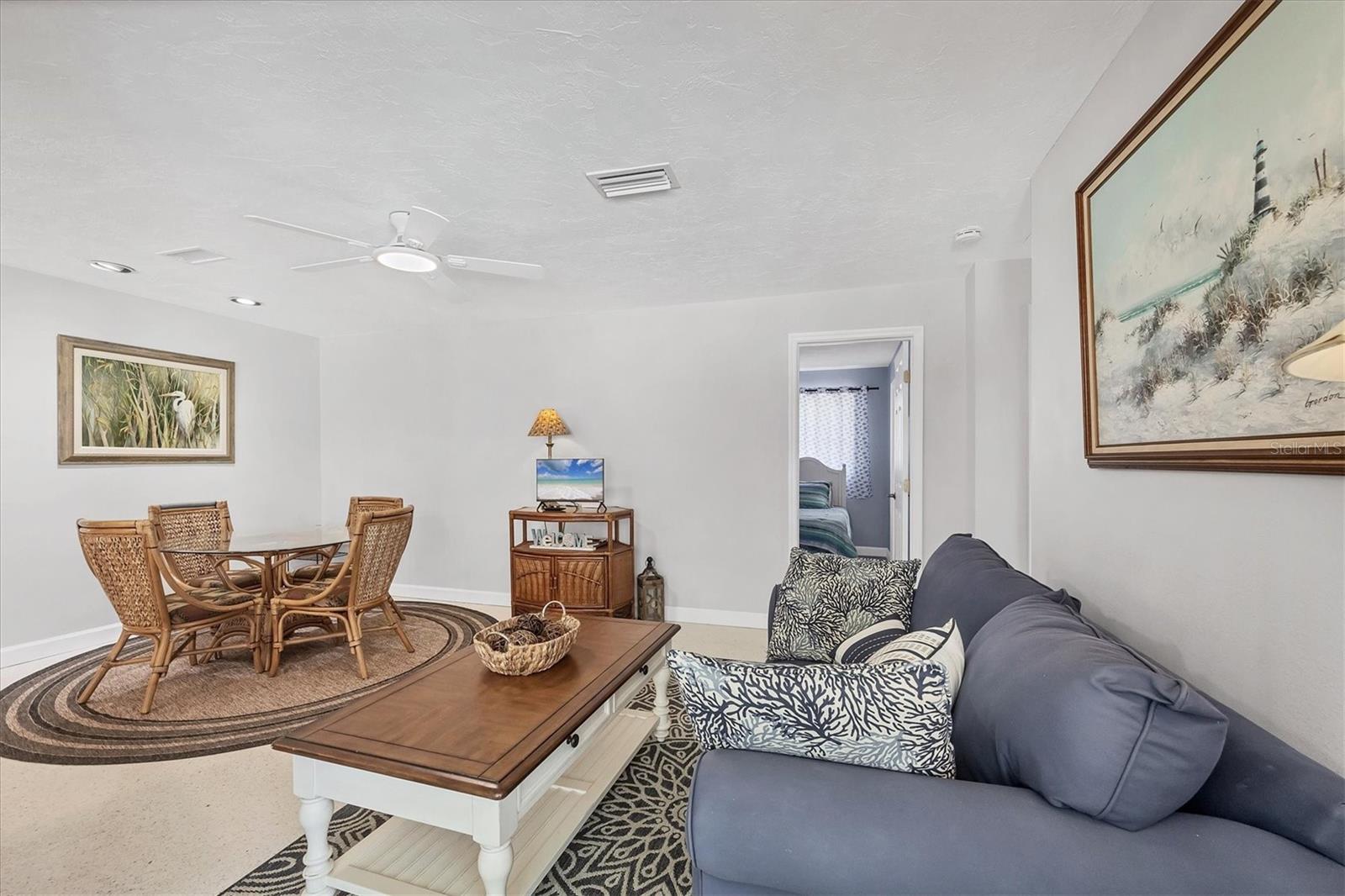 Image 23 of 51 For 500 Green Dolphin Drive S