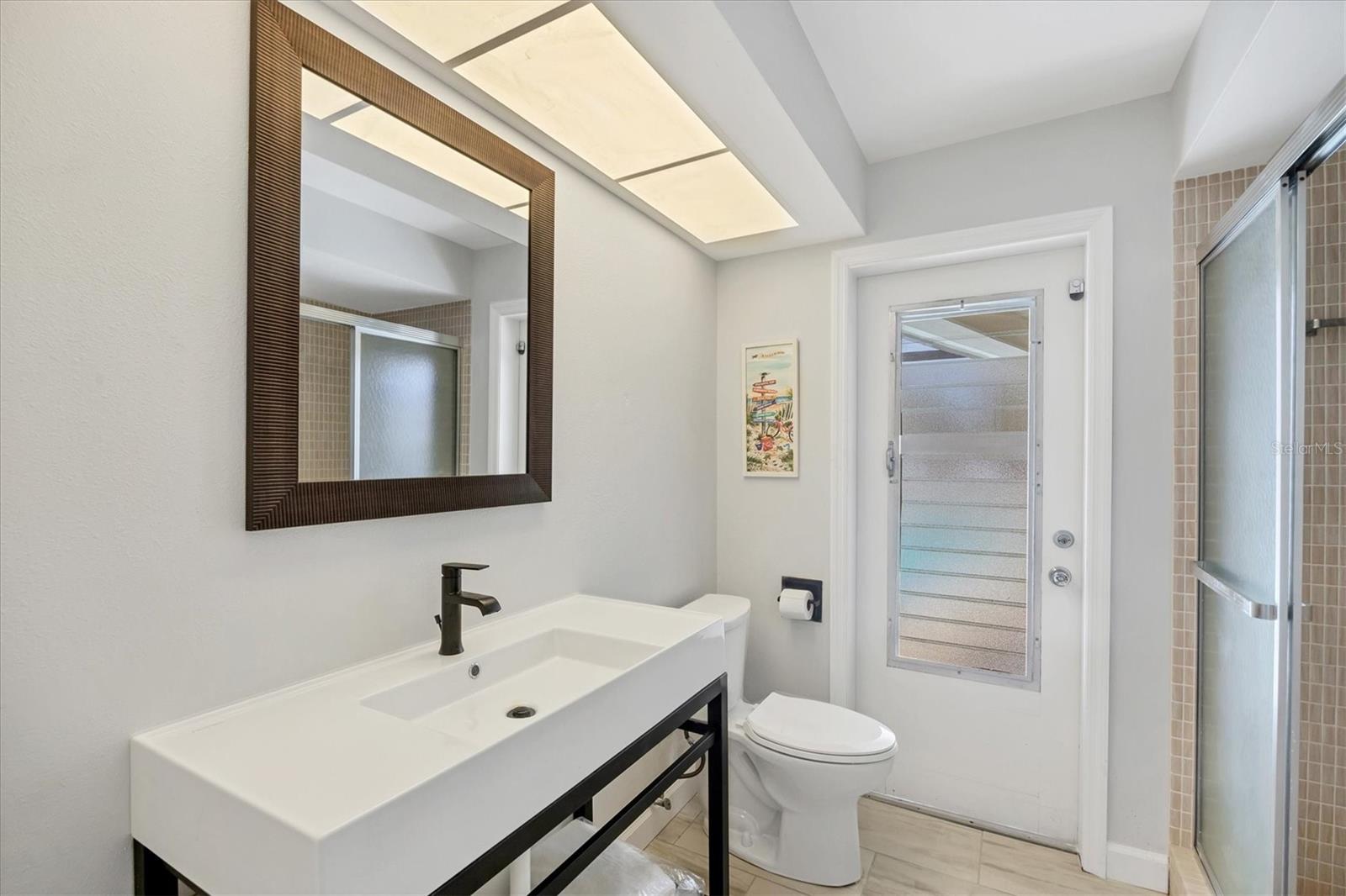 Image 34 of 51 For 500 Green Dolphin Drive S