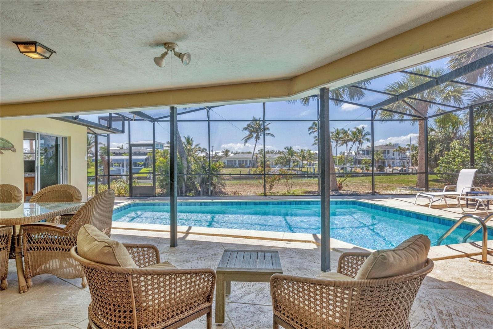 Image 39 of 51 For 500 Green Dolphin Drive S