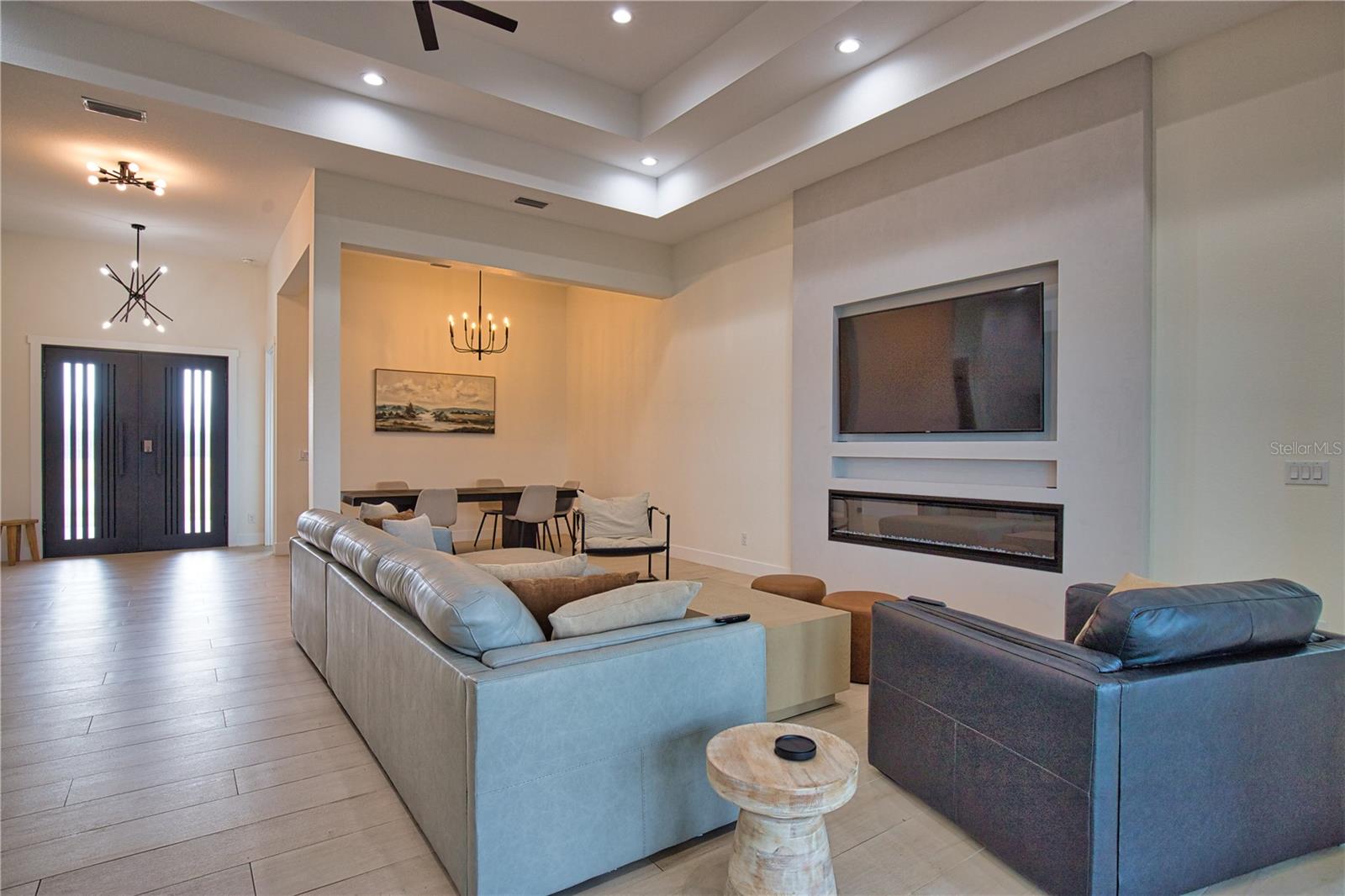 Image 14 of 39 For 4 River Ct