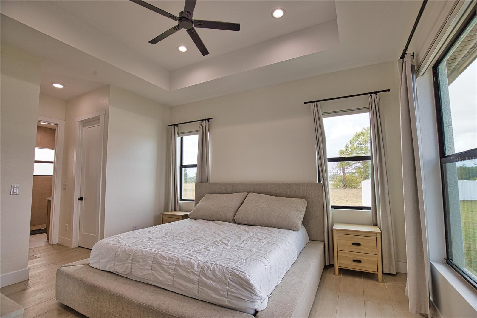 Image 16 of 39 For 4 River Ct