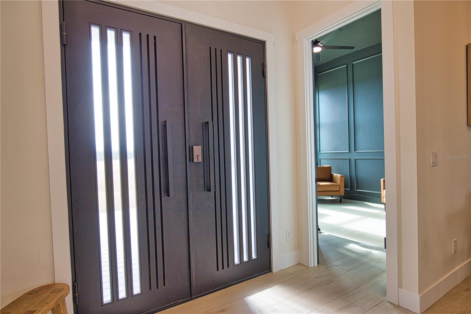 Image 21 of 39 For 4 River Ct