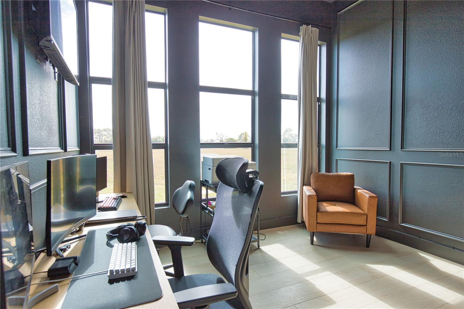 Image 22 of 39 For 4 River Ct