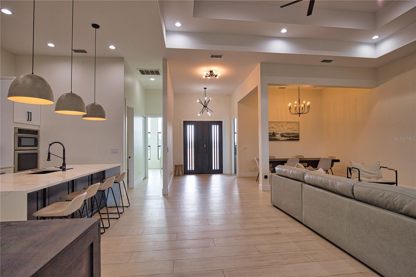 Image 4 of 39 For 4 River Ct