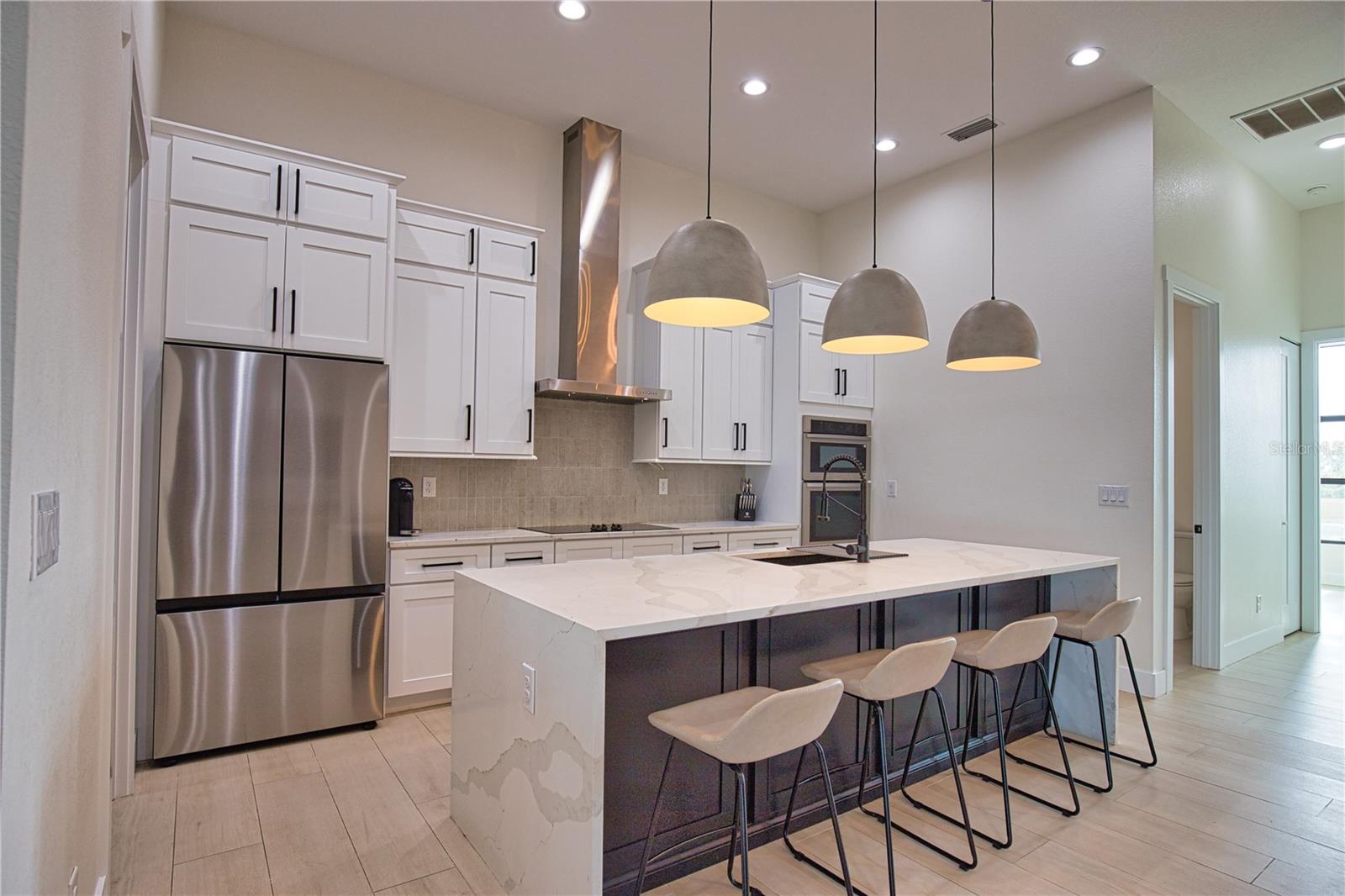 Image 8 of 39 For 4 River Ct