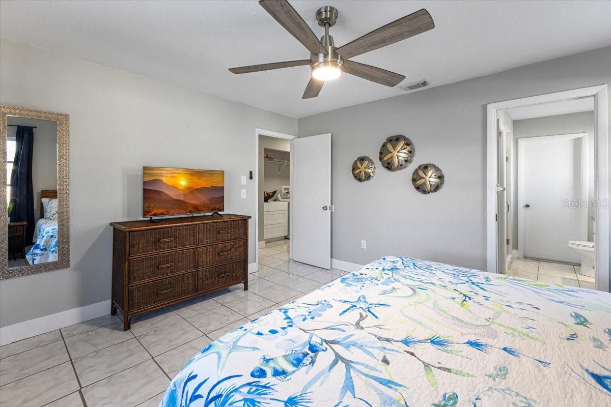 Image 25 of 46 For 2061 Illinois Avenue