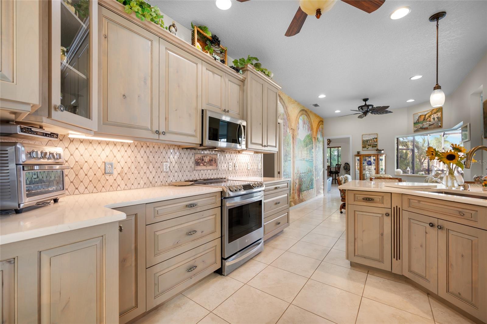 Image 15 of 84 For 208 Antilla Drive