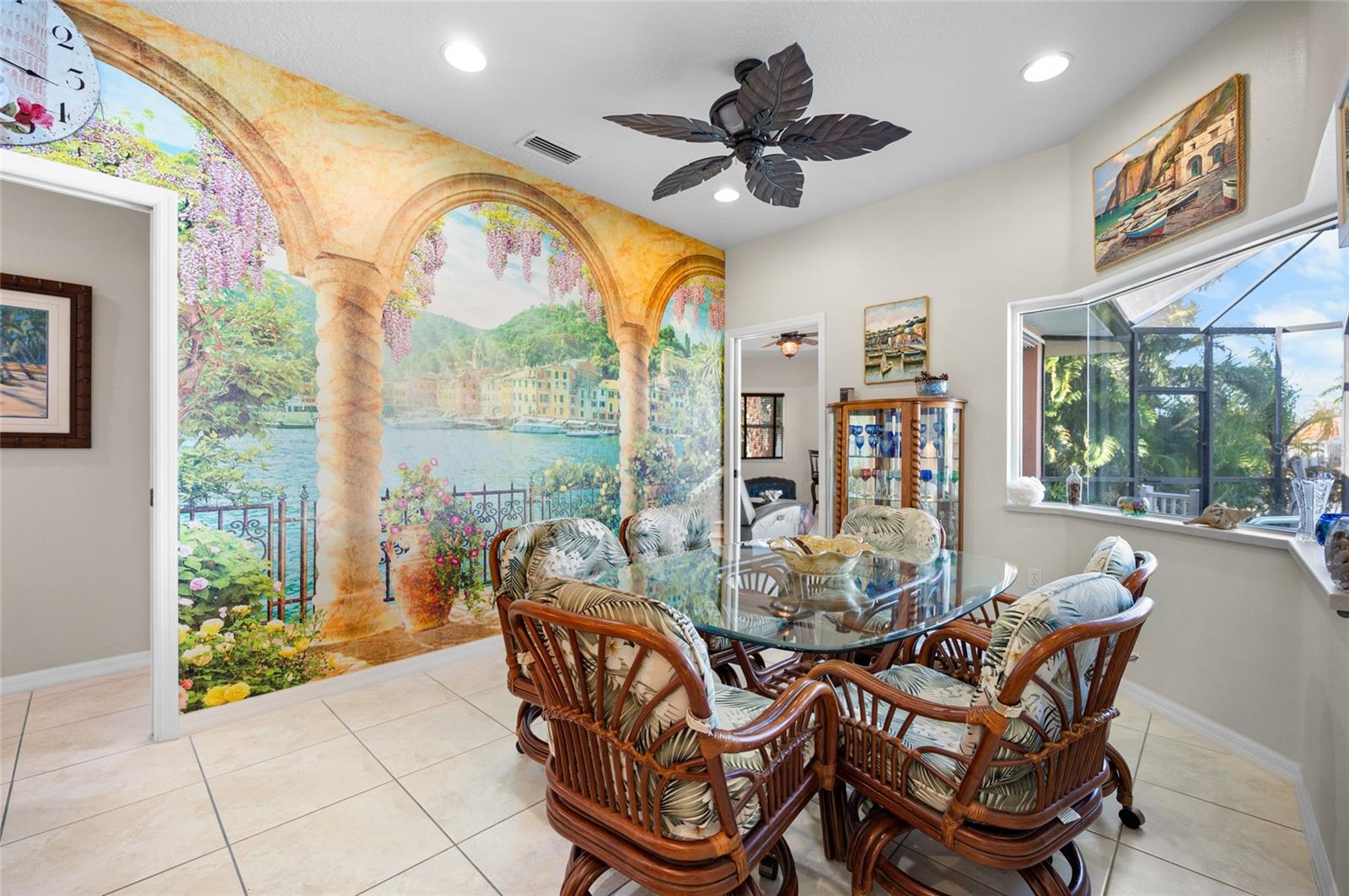 Image 17 of 84 For 208 Antilla Drive