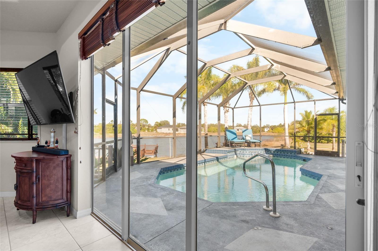 Image 19 of 84 For 208 Antilla Drive