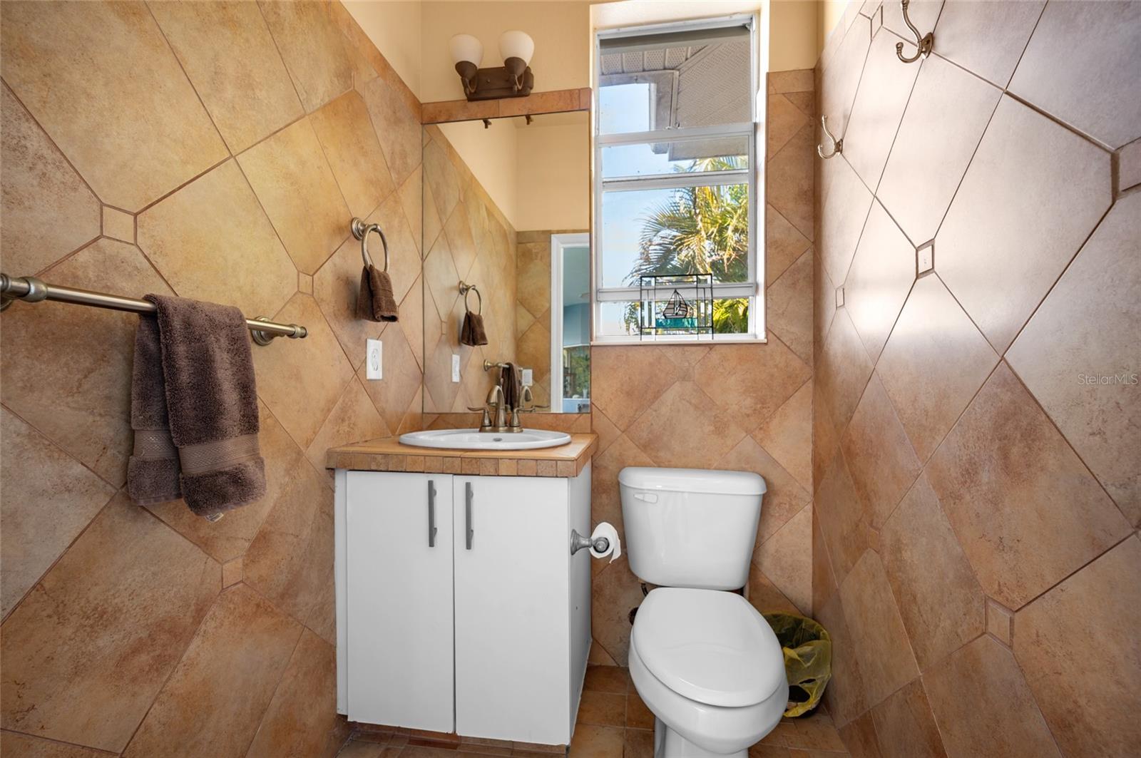 Image 38 of 84 For 208 Antilla Drive