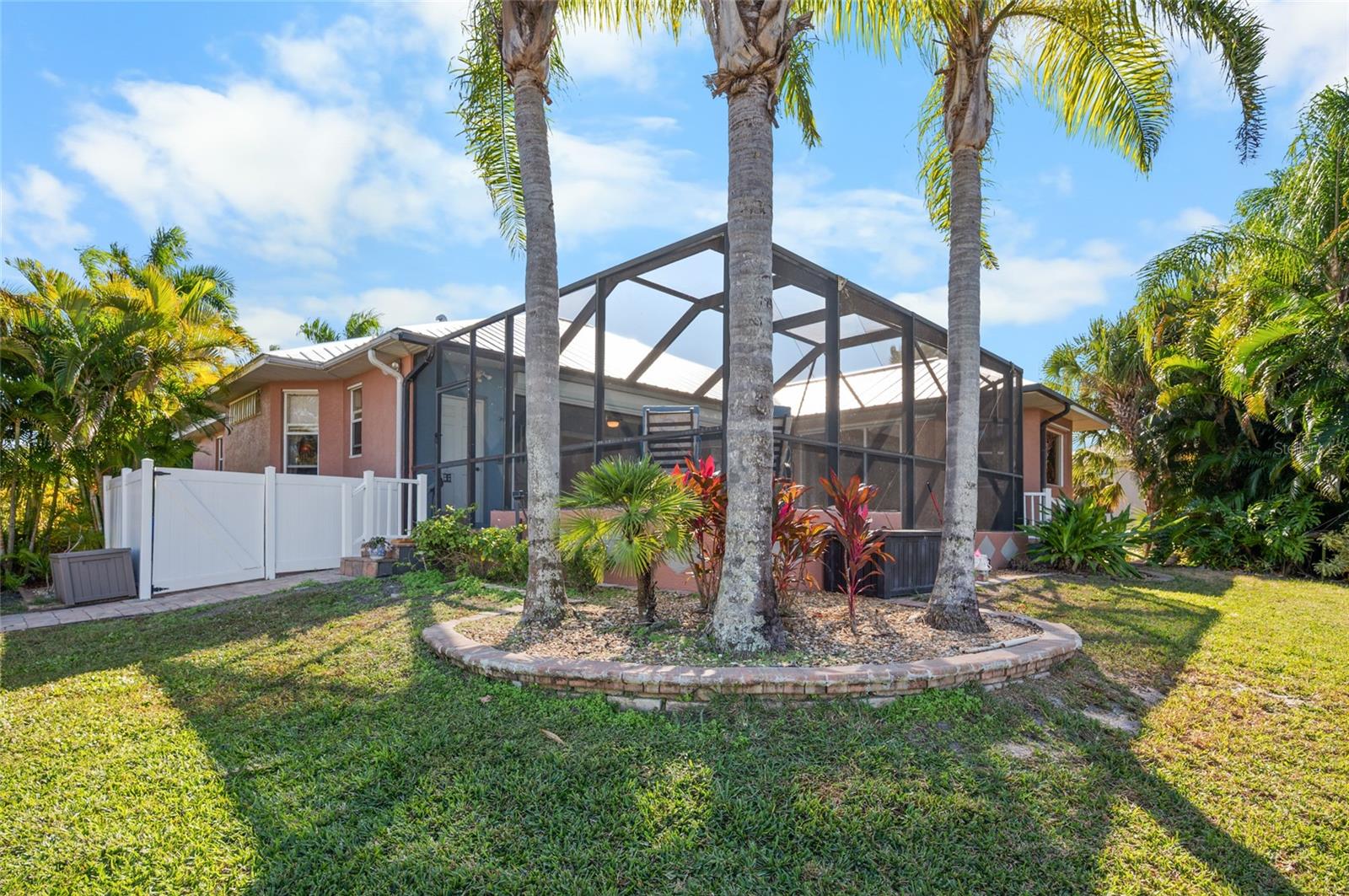 Image 42 of 84 For 208 Antilla Drive