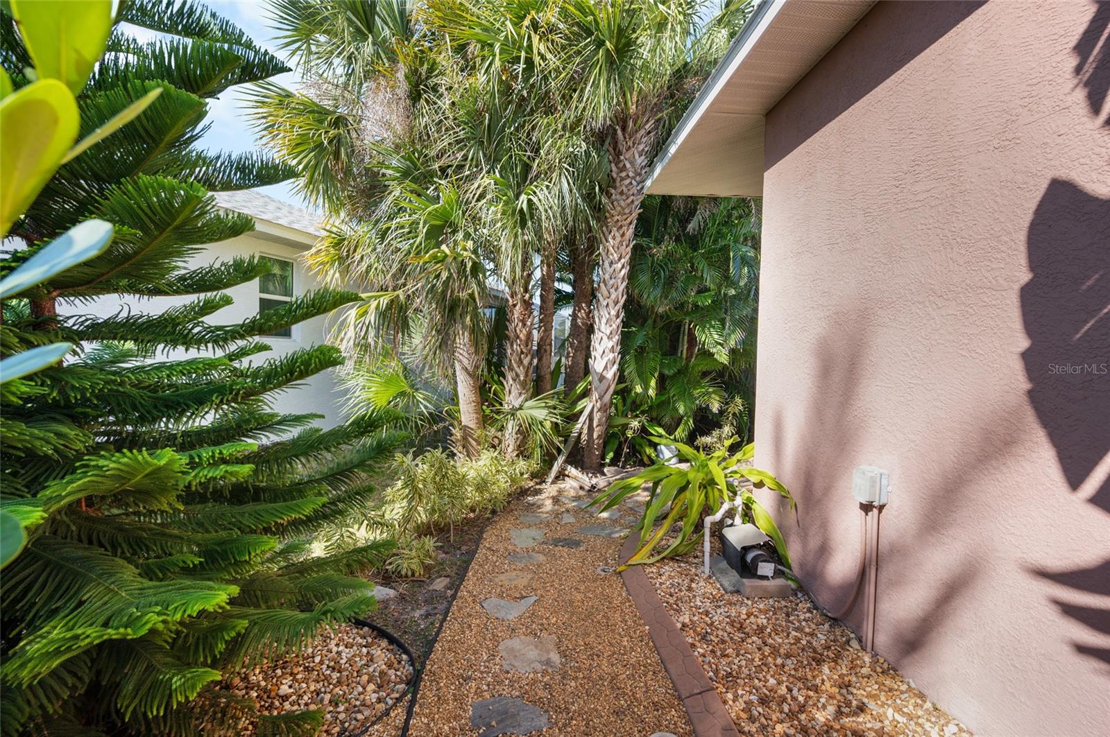 Image 47 of 84 For 208 Antilla Drive