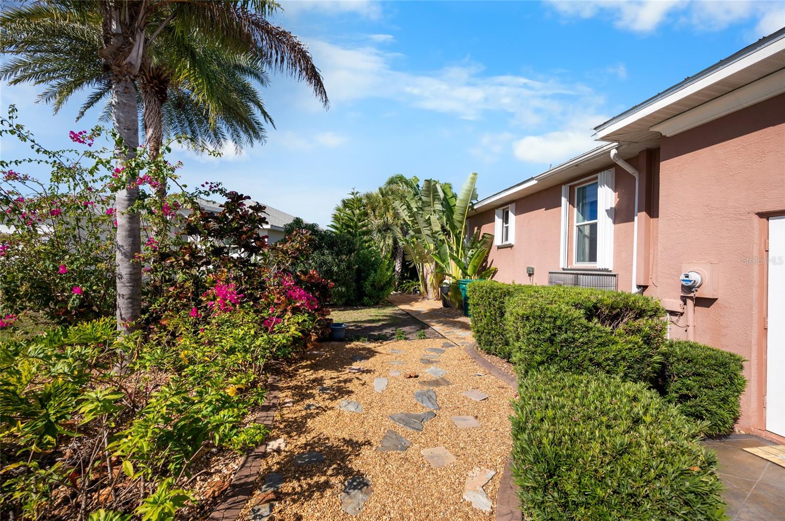 Image 48 of 84 For 208 Antilla Drive