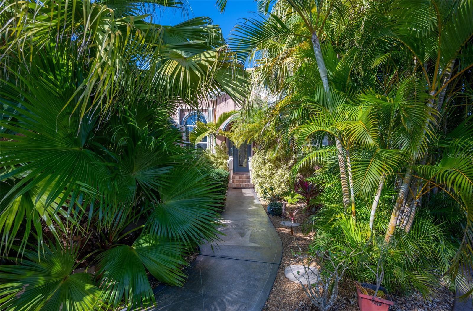 Image 52 of 84 For 208 Antilla Drive