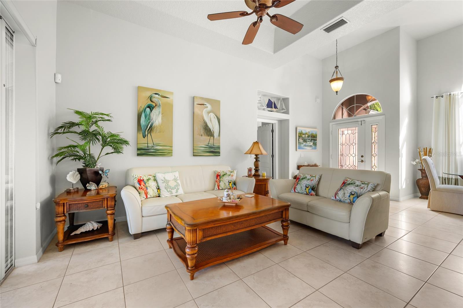 Image 9 of 84 For 208 Antilla Drive