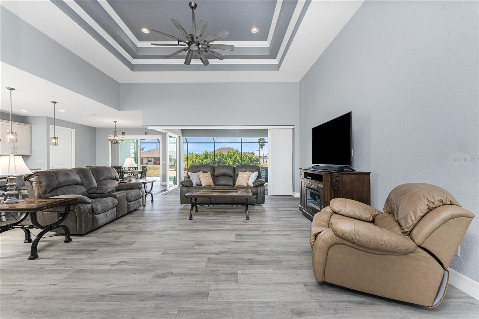 Image 10 of 63 For 197 Rotonda Boulevard N