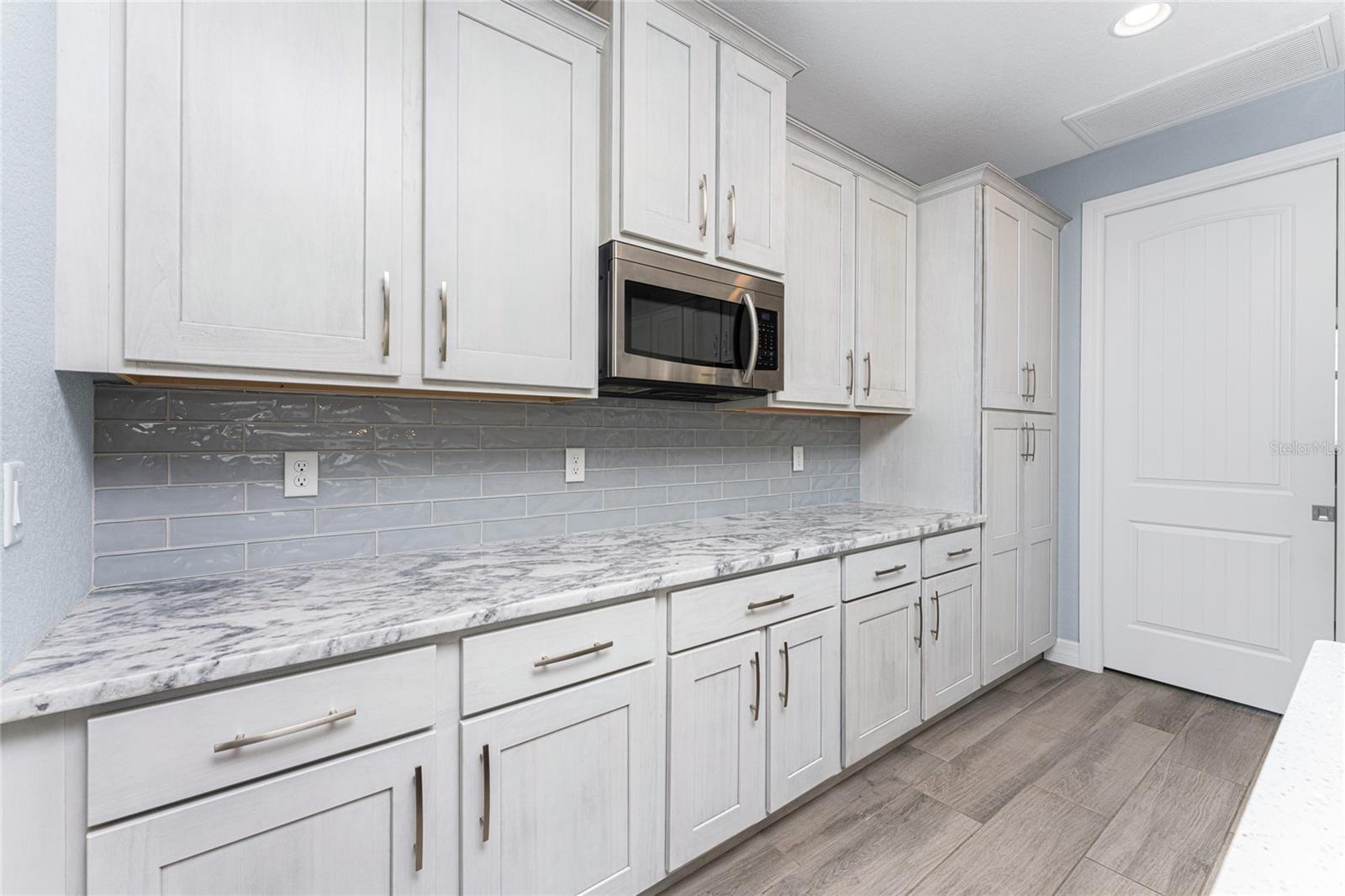 Image 15 of 63 For 197 Rotonda Boulevard N