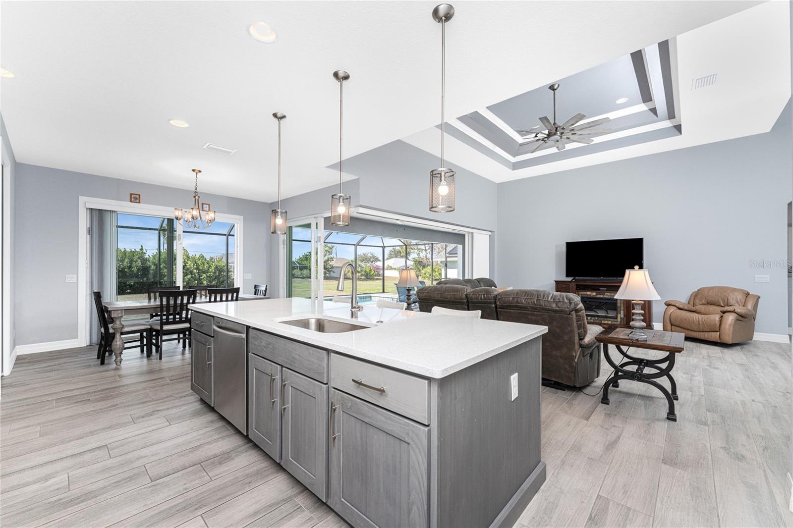 Image 18 of 63 For 197 Rotonda Boulevard N