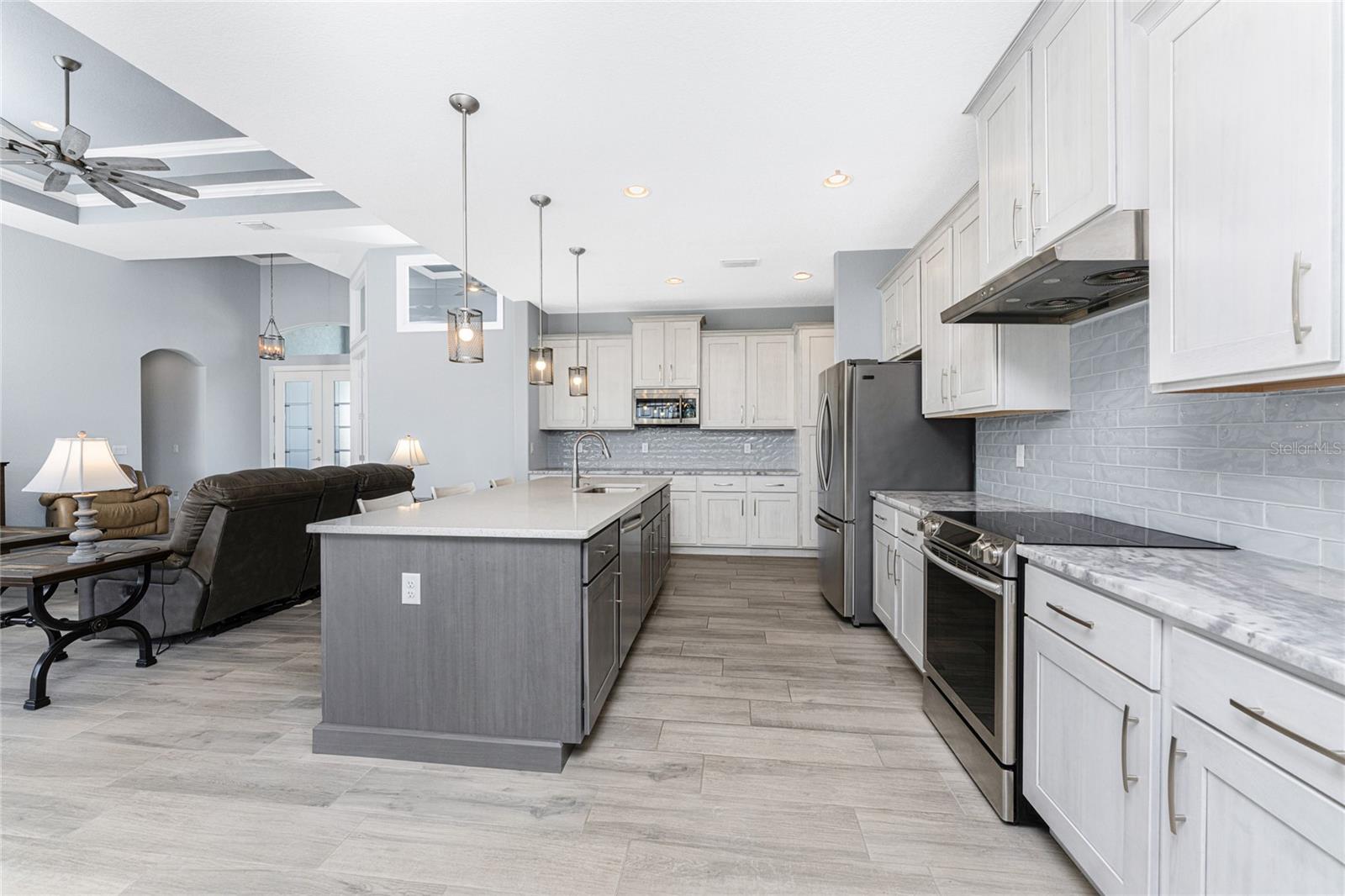 Image 20 of 63 For 197 Rotonda Boulevard N