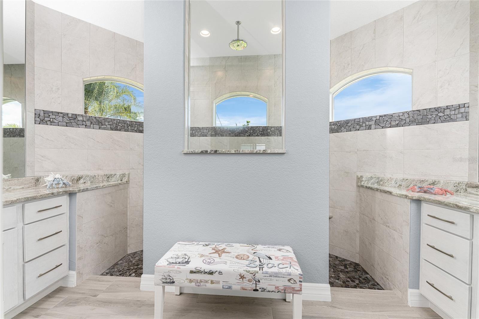 Image 25 of 63 For 197 Rotonda Boulevard N