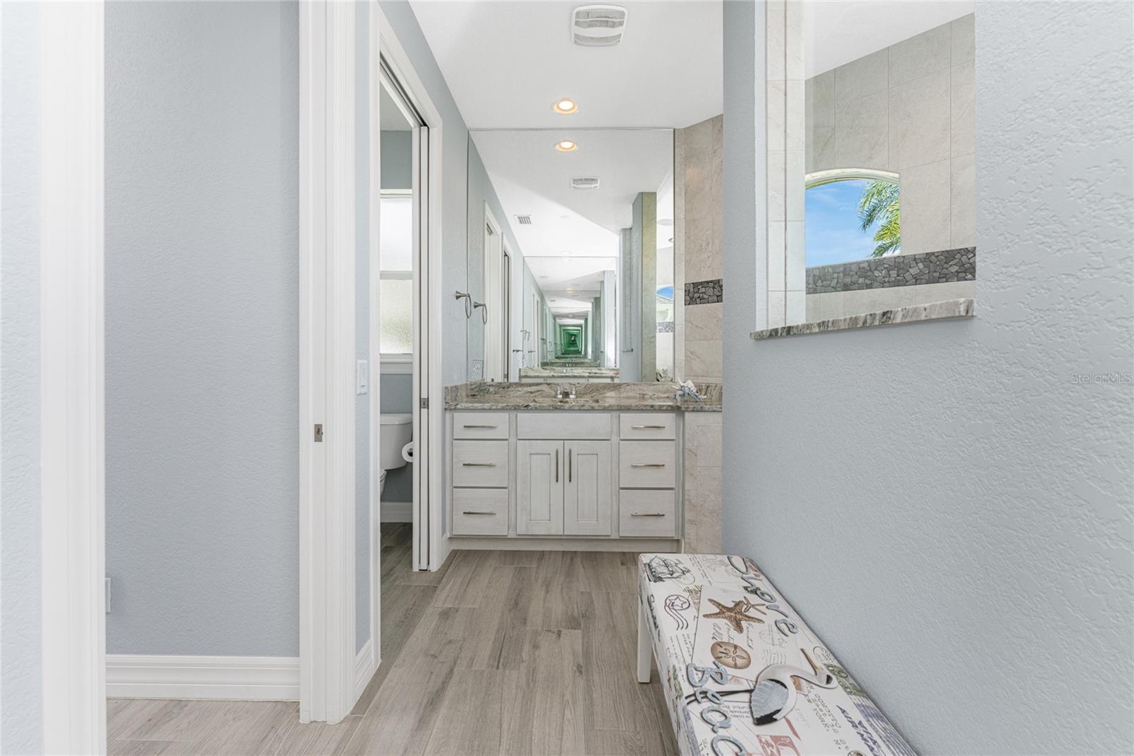 Image 28 of 63 For 197 Rotonda Boulevard N