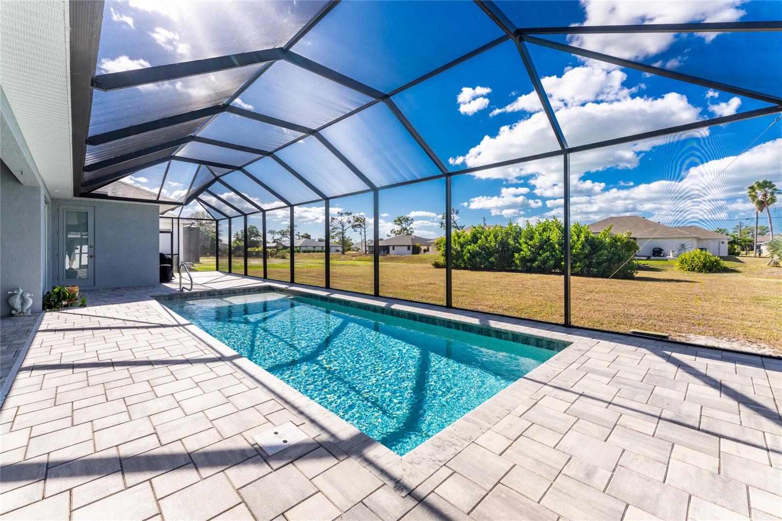 Image 3 of 63 For 197 Rotonda Boulevard N